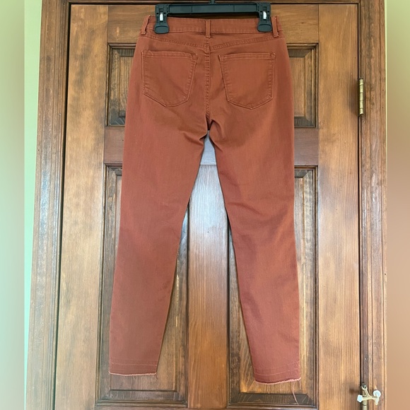 Rewash Size 5 / 27 Rust Colored Skinny Pants.  Unfinished bottom hem. - Picture 9 of 11